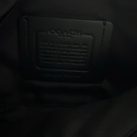 Coach Black and Green Belt Bag Sleek Design - Picture 4 of 6